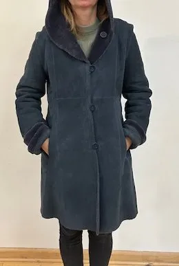 9205HDX Hooded reversible shearling coat  1/M    $500 sorry no additional discounts apply