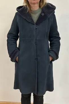 9205HDX Hooded reversible shearling coat  1/M    $500 sorry no additional discounts apply