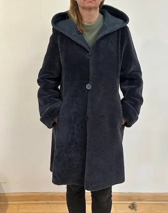 9205HDX Hooded reversible shearling coat  1/M    $500 sorry no additional discounts apply