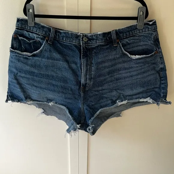 Abercrombie‎ &amp; Fitch The Mom Short High Rise Curve Love Jean Shorts Size 20