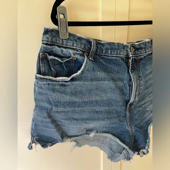 Abercrombie‎ &amp; Fitch The Mom Short High Rise Curve Love Jean Shorts Size 20