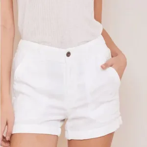 BELLA‎ DAHL NWT SEDONA ROLLED CUFF SHORTS IN WHITE- size 28