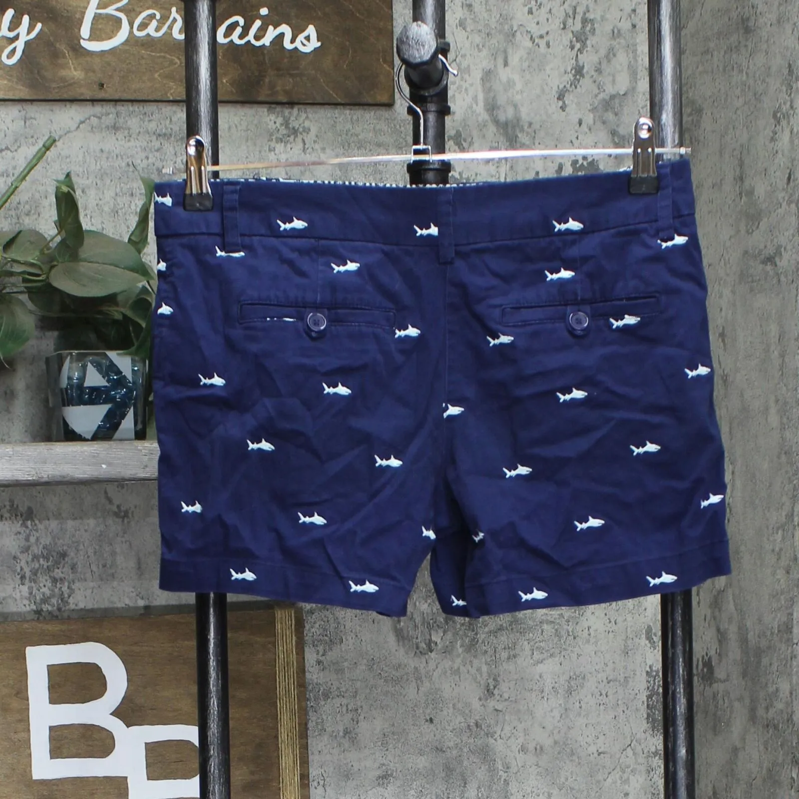 British Khaki Womens Embroidered Shark Stretch Shorts 1670585bd681f3 Navy Blue 6
