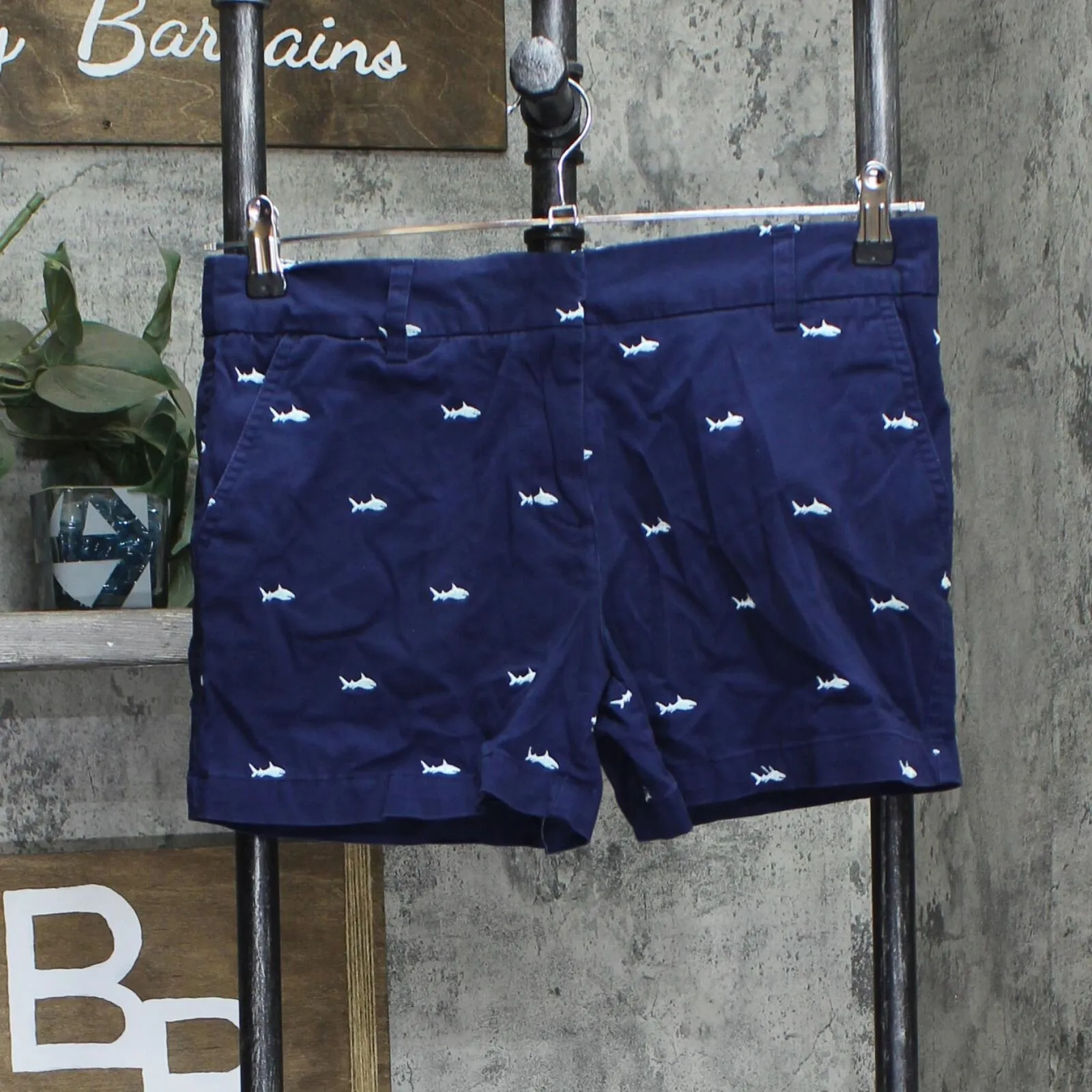 British Khaki Womens Embroidered Shark Stretch Shorts 1670585bd681f3 Navy Blue 6