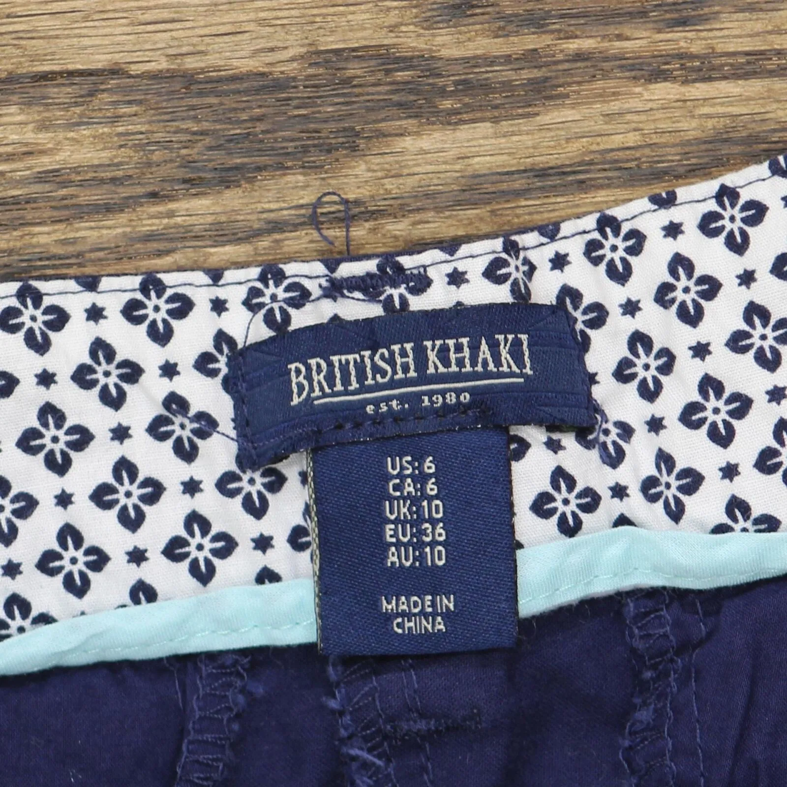 British Khaki Womens Embroidered Shark Stretch Shorts 1670585bd681f3 Navy Blue 6