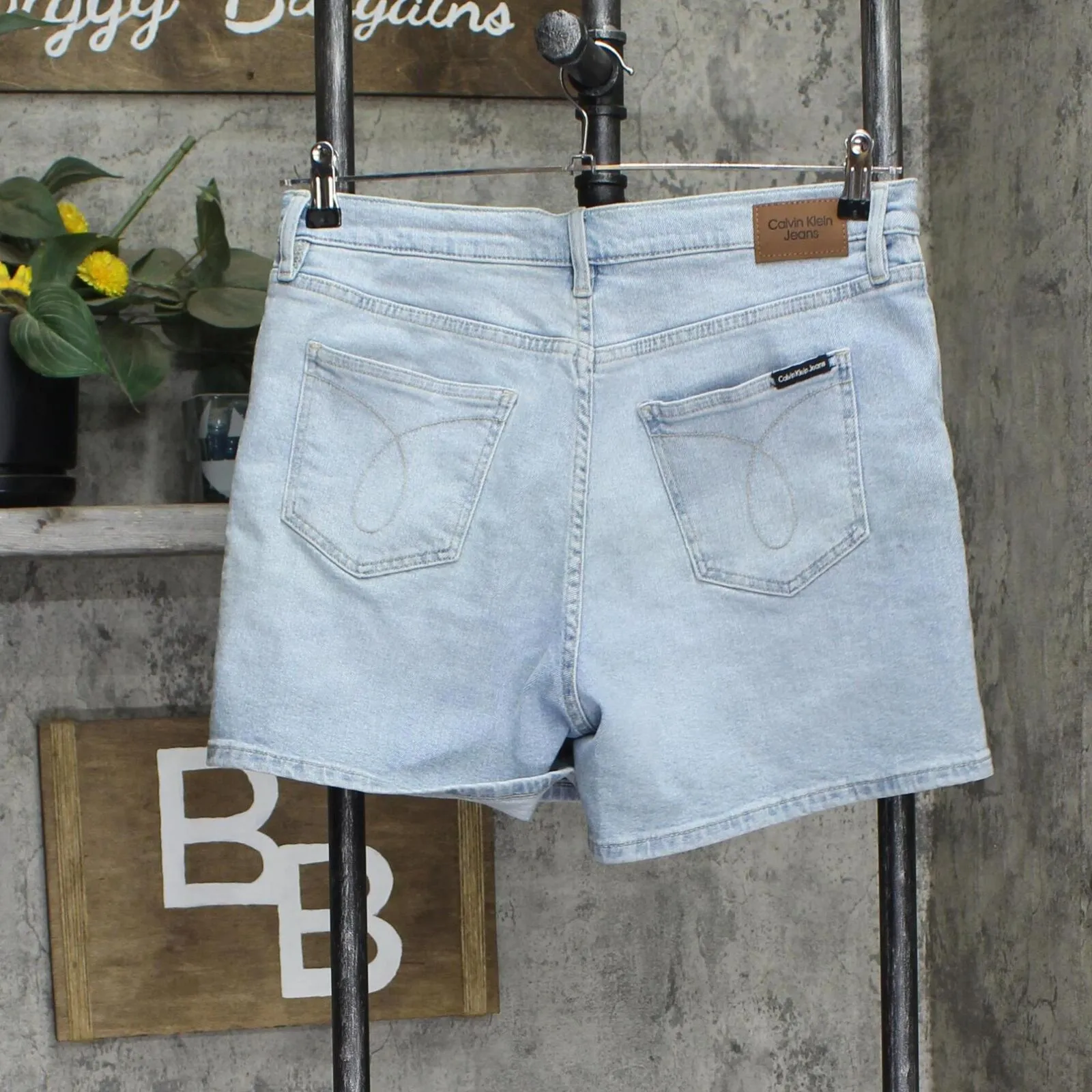 Calvin Klein Womens Denim Jean Shorts  5 1/2" Inseam 1751595 Light Blue 10