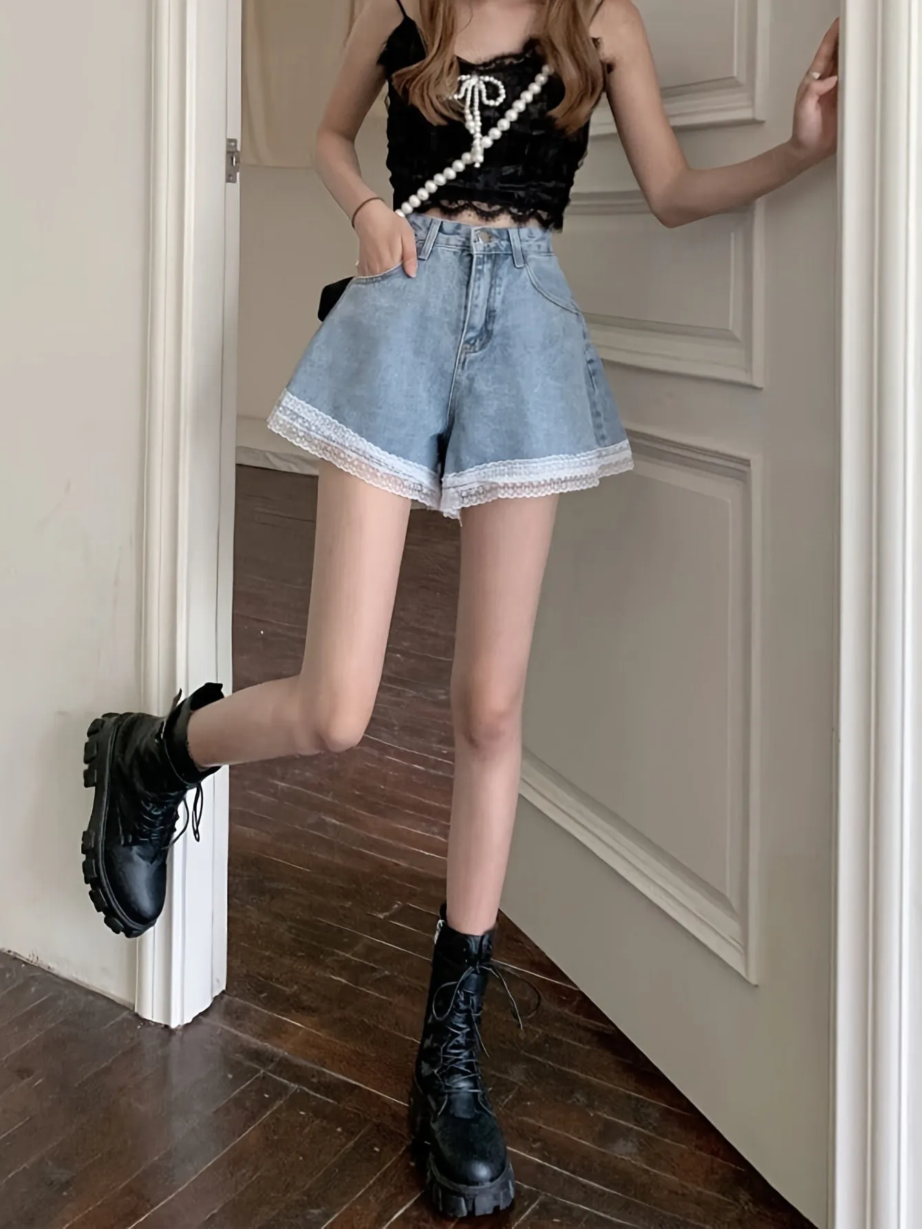 Chic Womens Denim Shorts with Delicate Lace Trim - Eye-Catching Contrast Design, Super-Flattering Wide Leg Cut - Perfect Summer Fashion Staple, Versatile Style