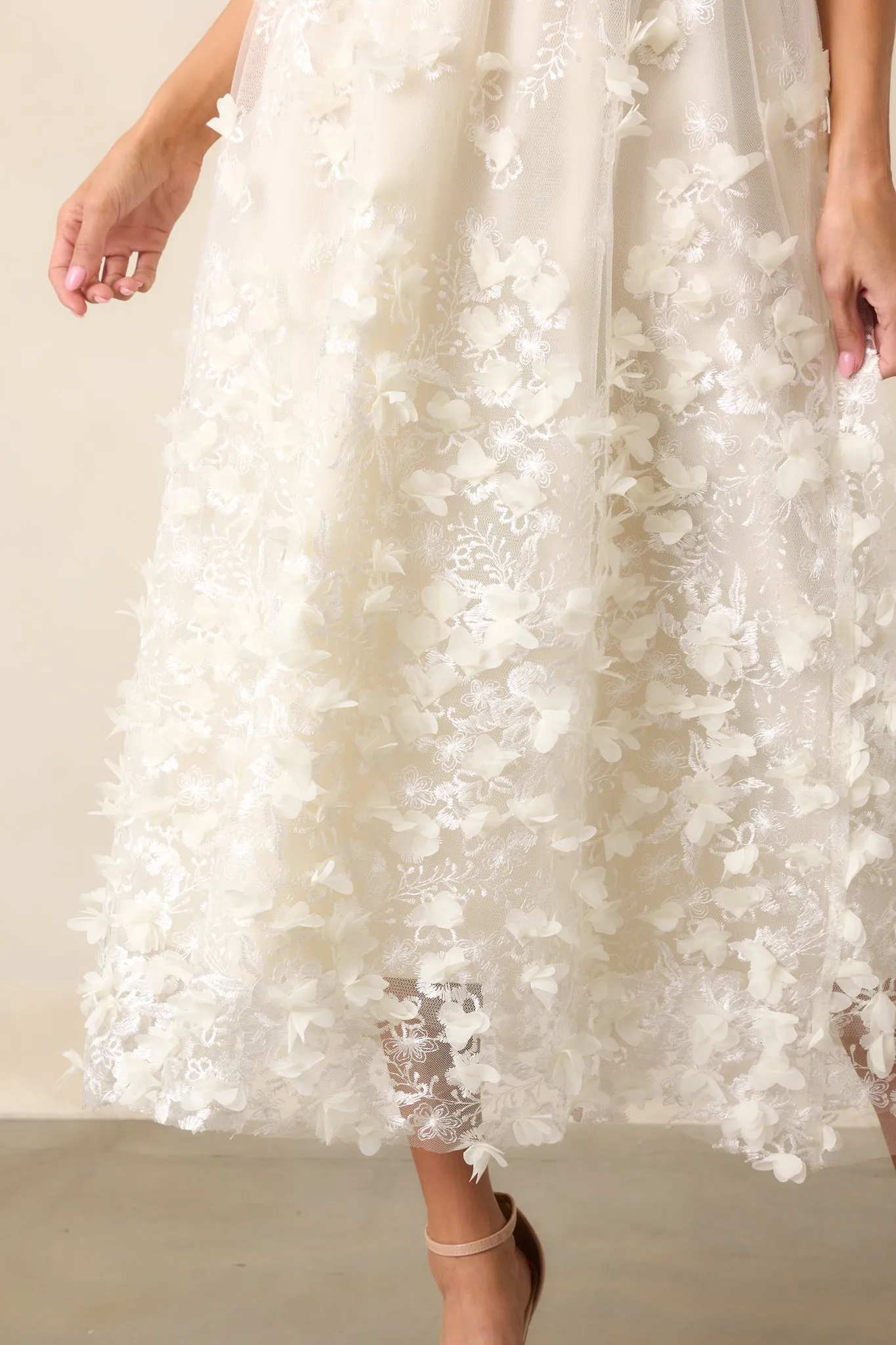 Daffodils & Daydreams Ivory Floral Puff Sleeve Maxi Dress