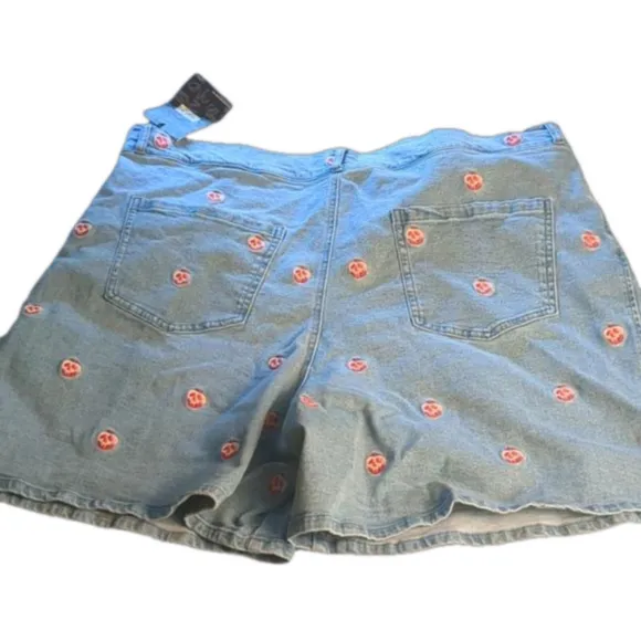 disney cakeworthy poison apple embroidered denim shorts size 42 unisex