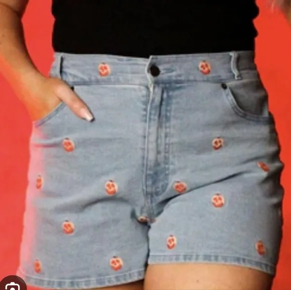 disney cakeworthy poison apple embroidered denim shorts size 42 unisex