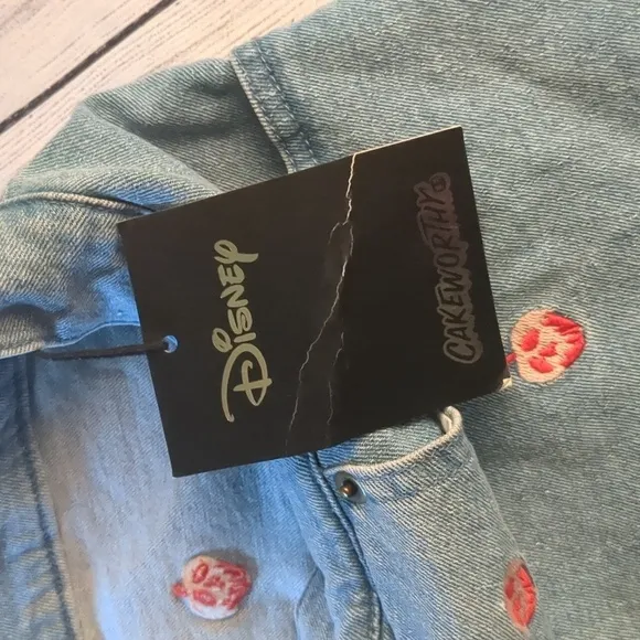 disney cakeworthy poison apple embroidered denim shorts size 42 unisex