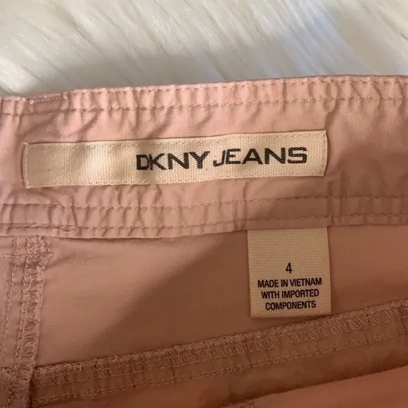 dkny jeans • utility shorts in size 4 pink