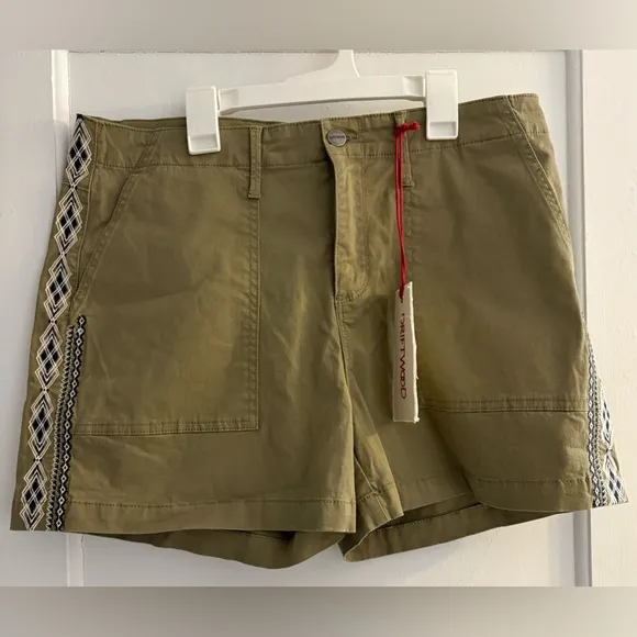 Driftwood Flora Utility Embroidered Shorts in Olive Size 31 NWT