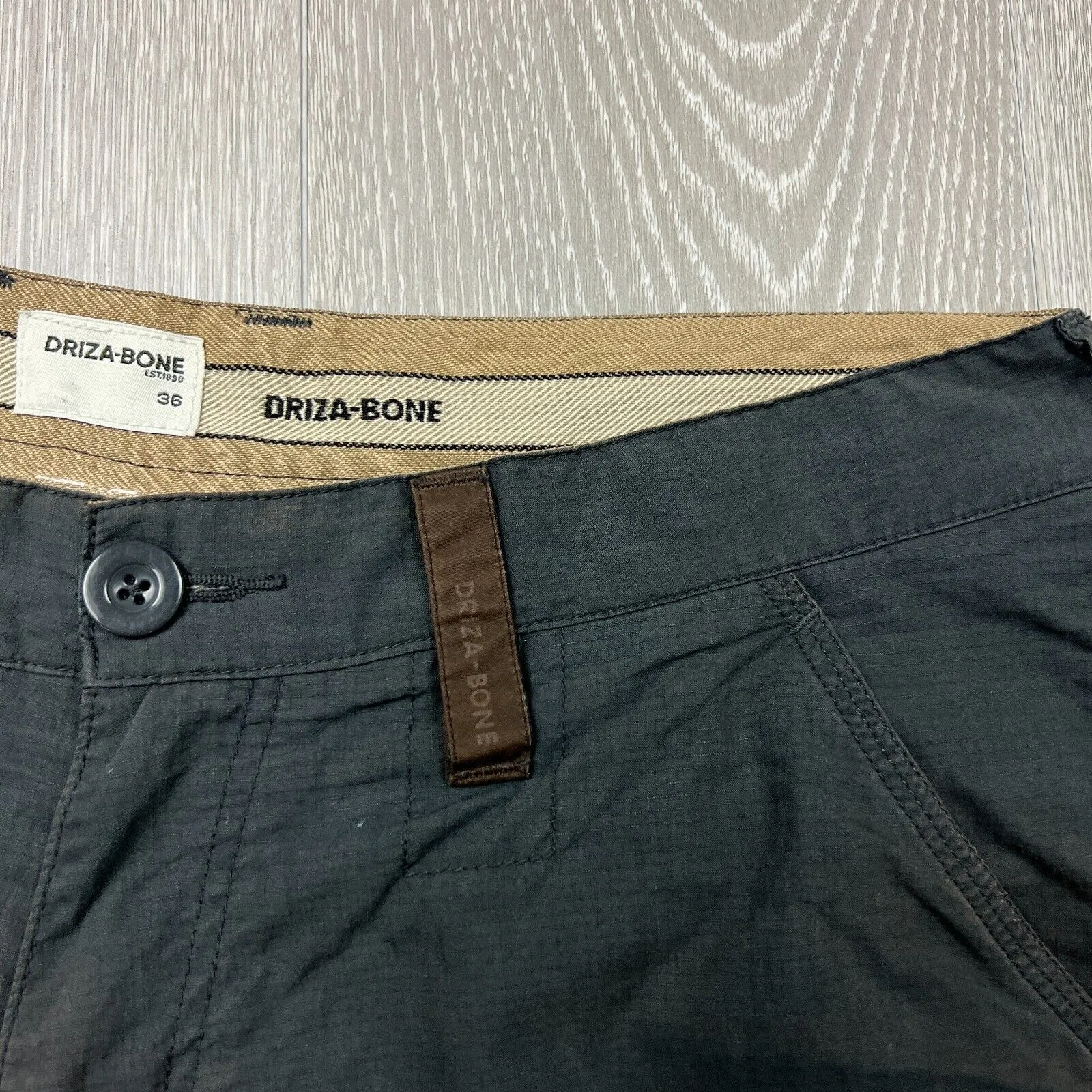 Drizabone Mens Brown Utility Short Size 36