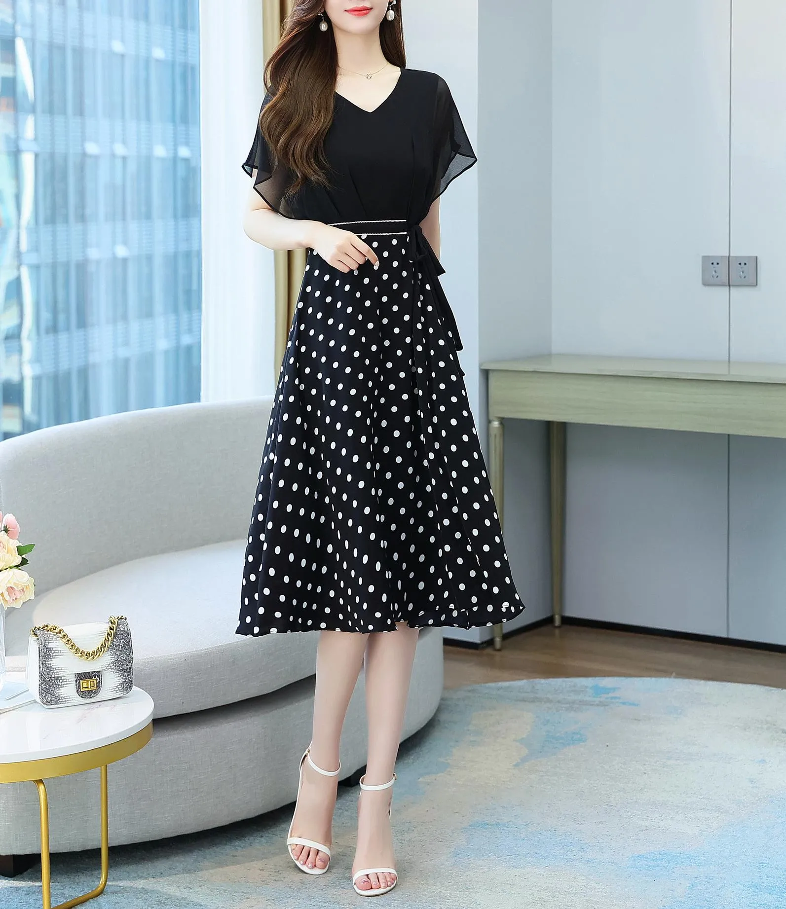 Elegant Faux Two-Piece Women's Tea Dress with a Charming V-Neck