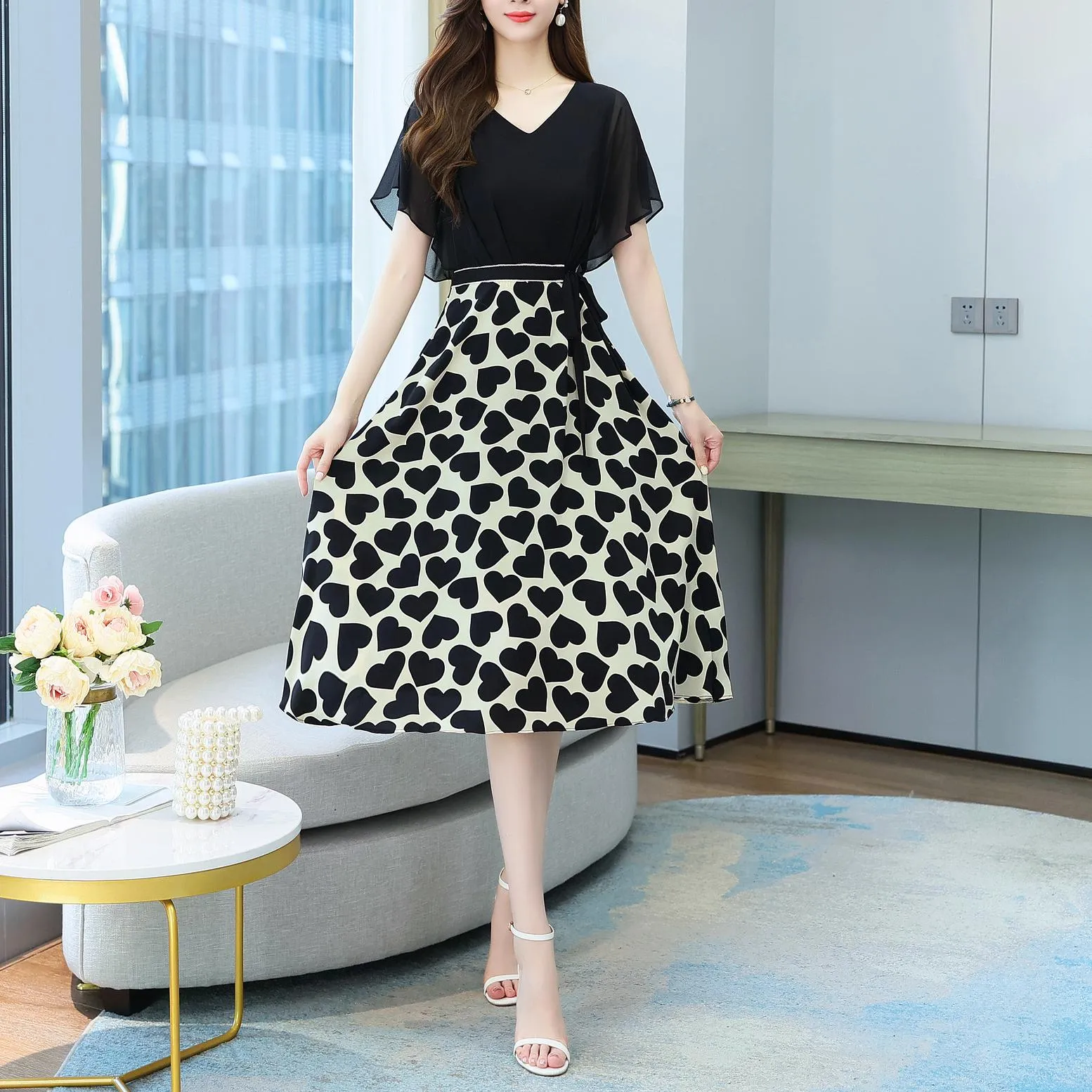 Elegant Faux Two-Piece Women's Tea Dress with a Charming V-Neck