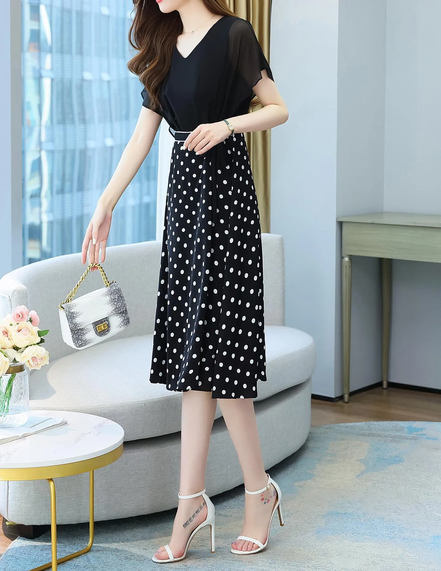 Elegant Faux Two-Piece Women's Tea Dress with a Charming V-Neck