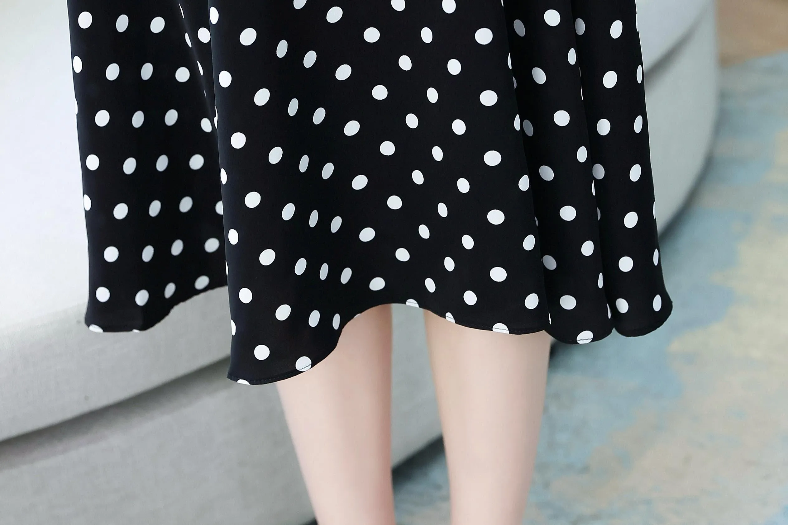 Elegant Faux Two-Piece Women's Tea Dress with a Charming V-Neck