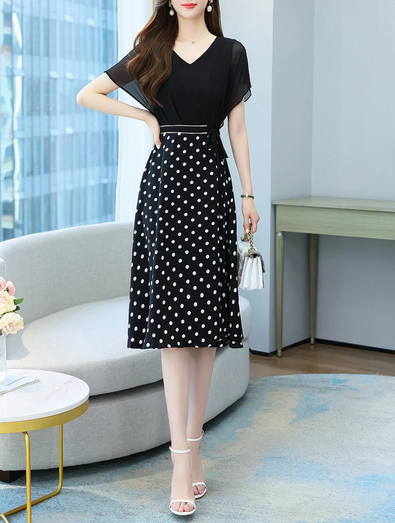 Elegant Faux Two-Piece Women's Tea Dress with a Charming V-Neck