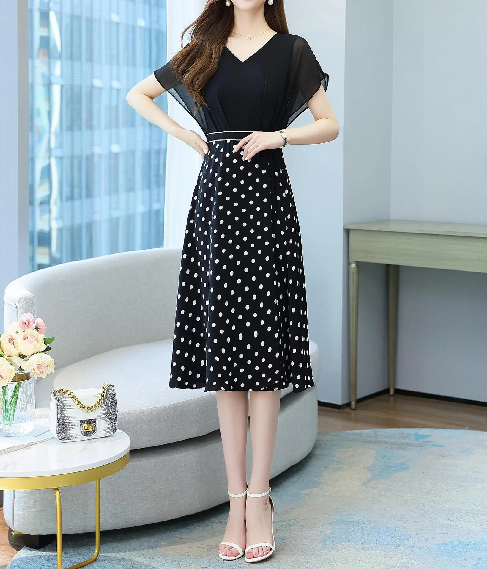 Elegant Faux Two-Piece Women's Tea Dress with a Charming V-Neck