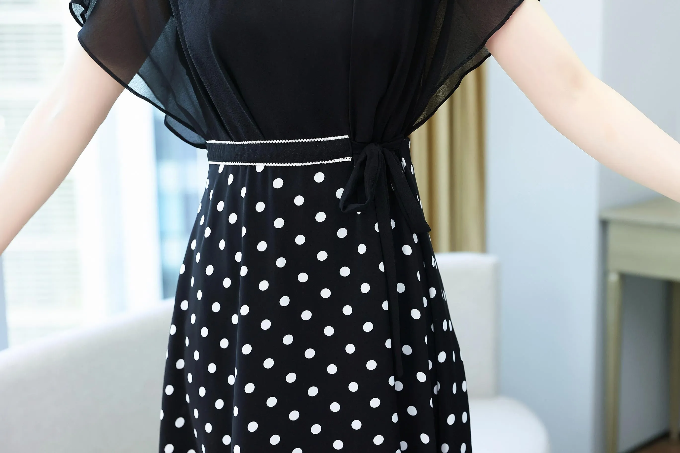Elegant Faux Two-Piece Women's Tea Dress with a Charming V-Neck