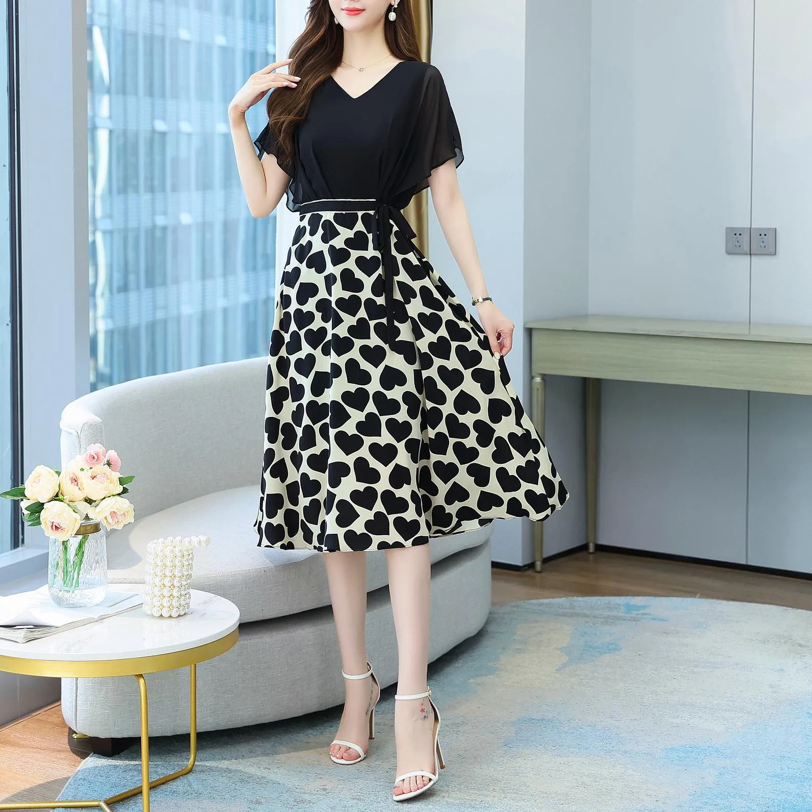 Elegant Faux Two-Piece Women's Tea Dress with a Charming V-Neck