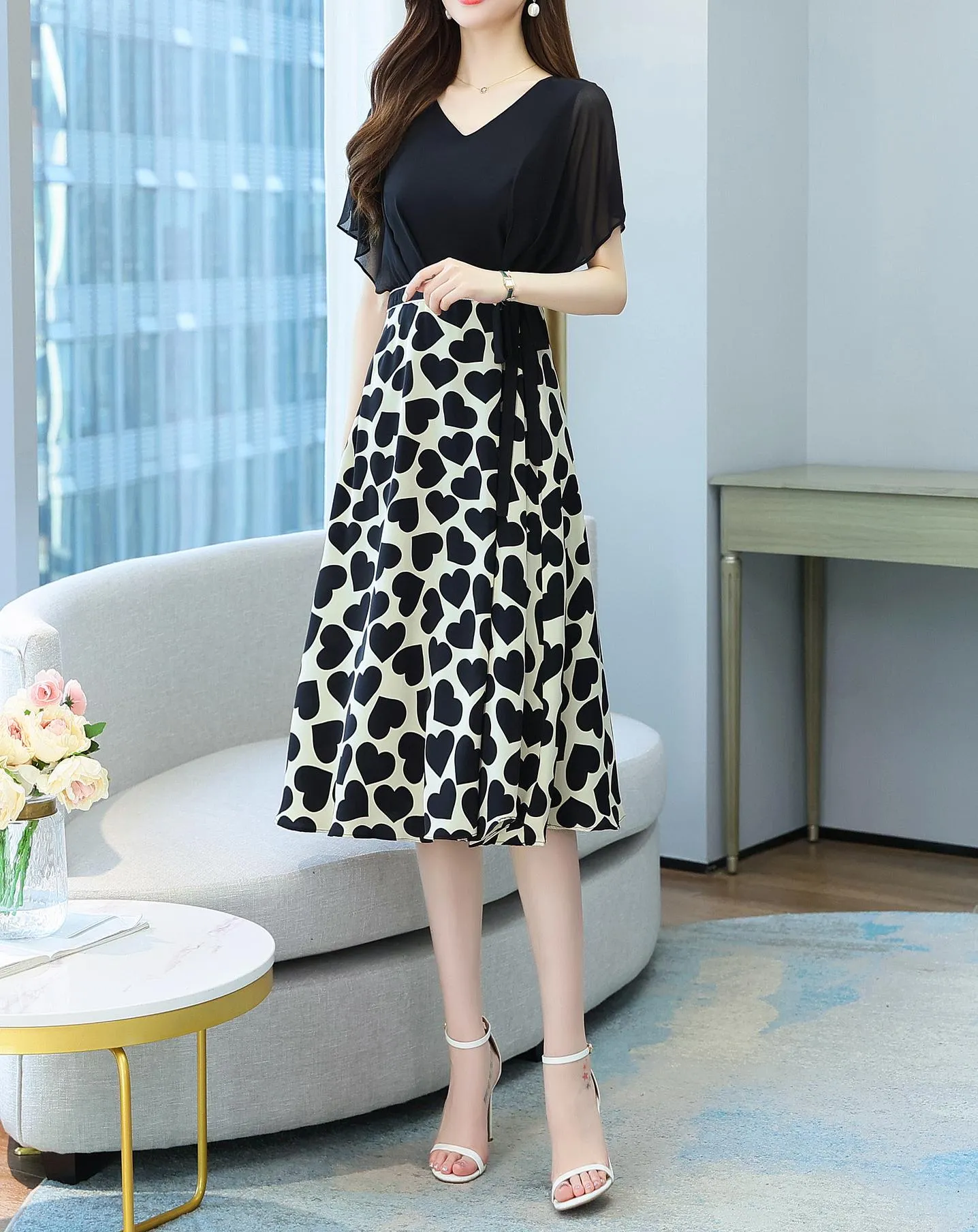 Elegant Faux Two-Piece Women's Tea Dress with a Charming V-Neck