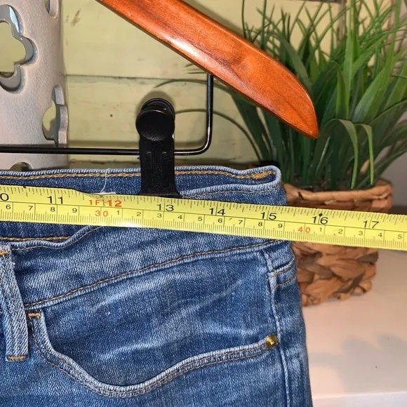 FRAME Le Cutoff Medium Wash High Waist Denim Shorts Size 29