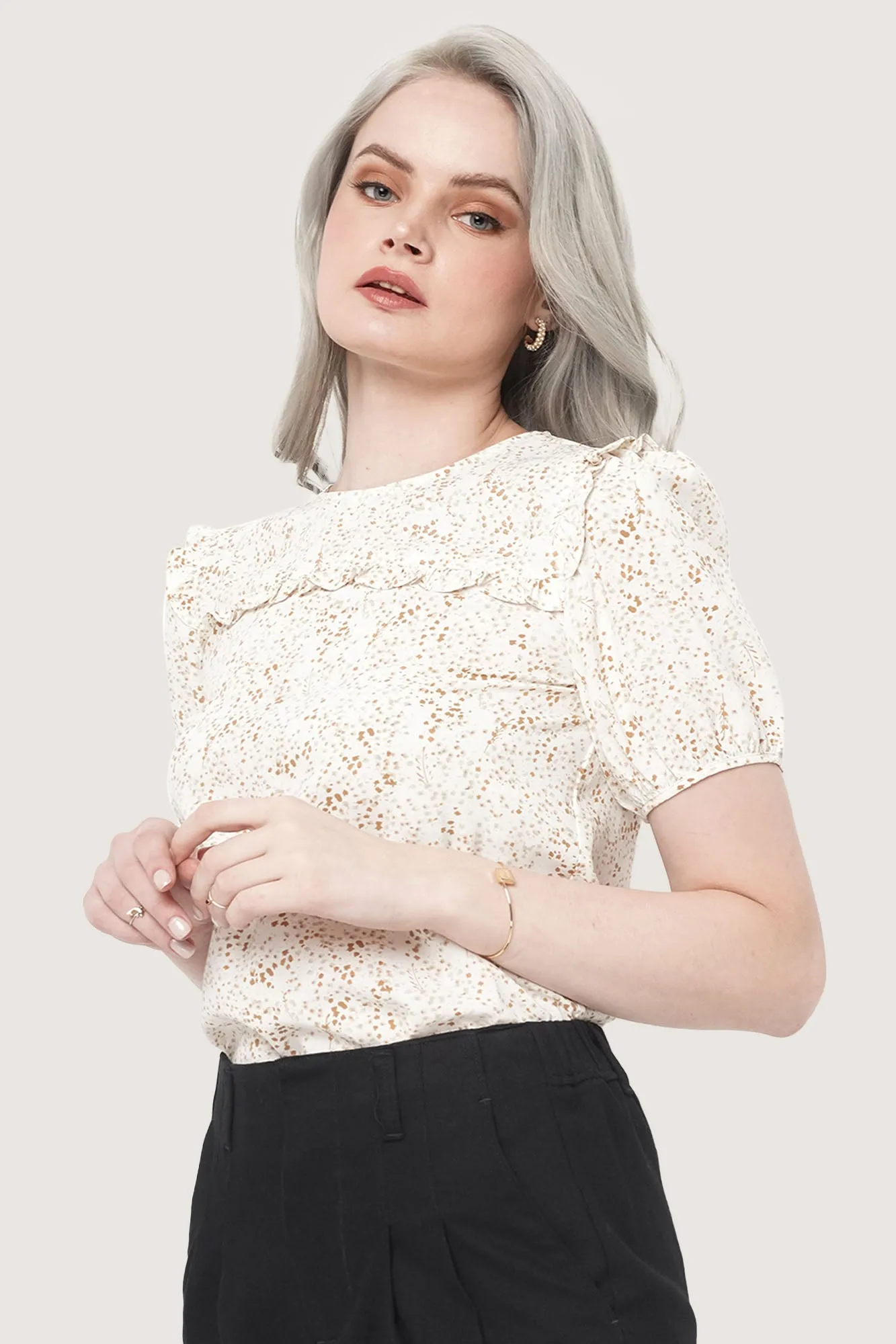 Frill Puff Sleeve Top