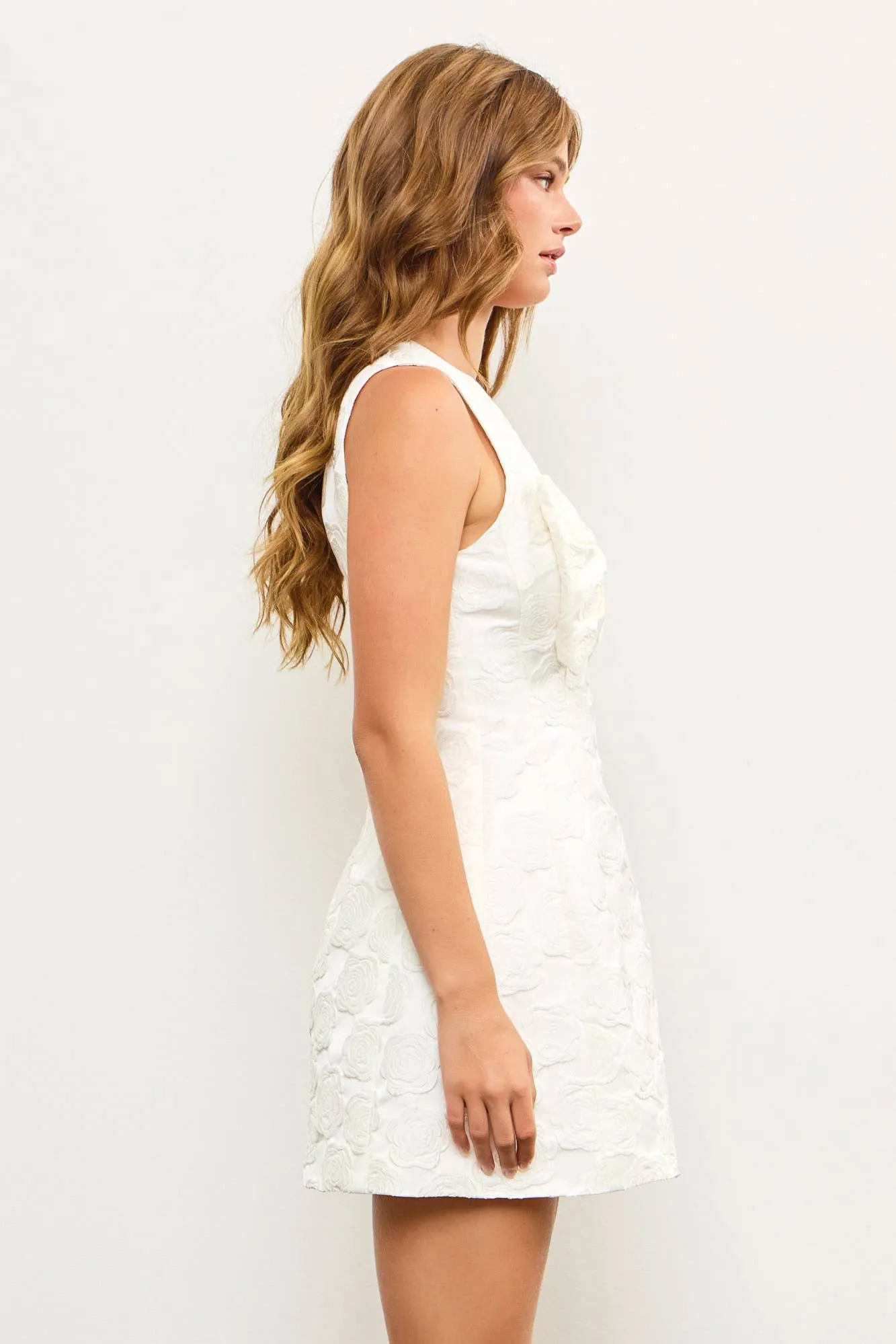 FRONT BOW DETAILED JACQUARD FLORAL SLEEVELESS DRESS