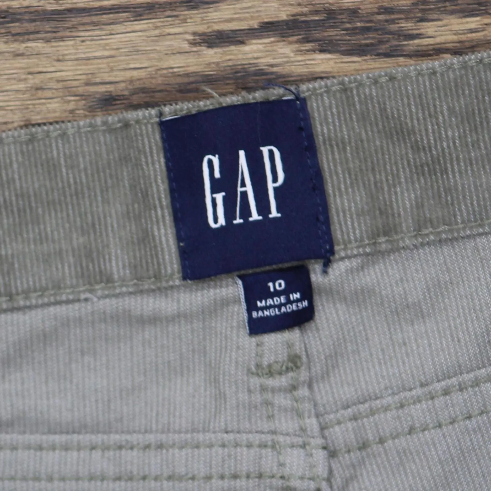 Gap Womens Frayed Hem 4"  Inseam Corduroy Short QLS0910S