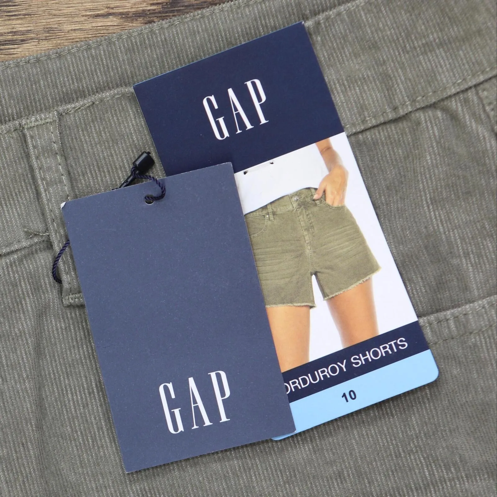 Gap Womens Frayed Hem 4"  Inseam Corduroy Short QLS0910S