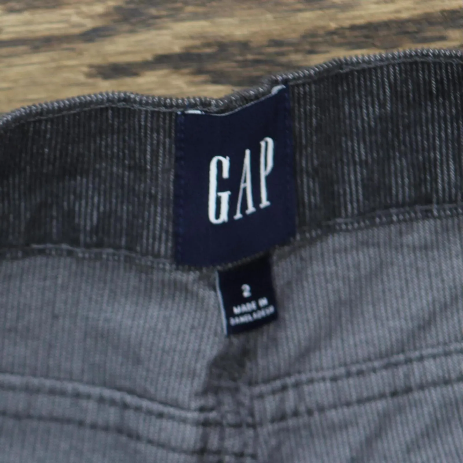 Gap Womens Frayed Hem 4"  Inseam Corduroy Short QLS0910S