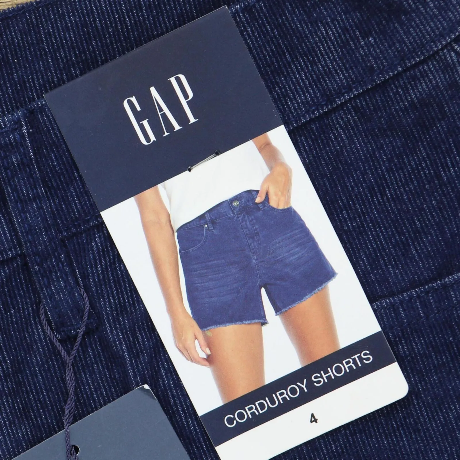 Gap Womens Frayed Hem 4"  Inseam Corduroy Short QLS0910S