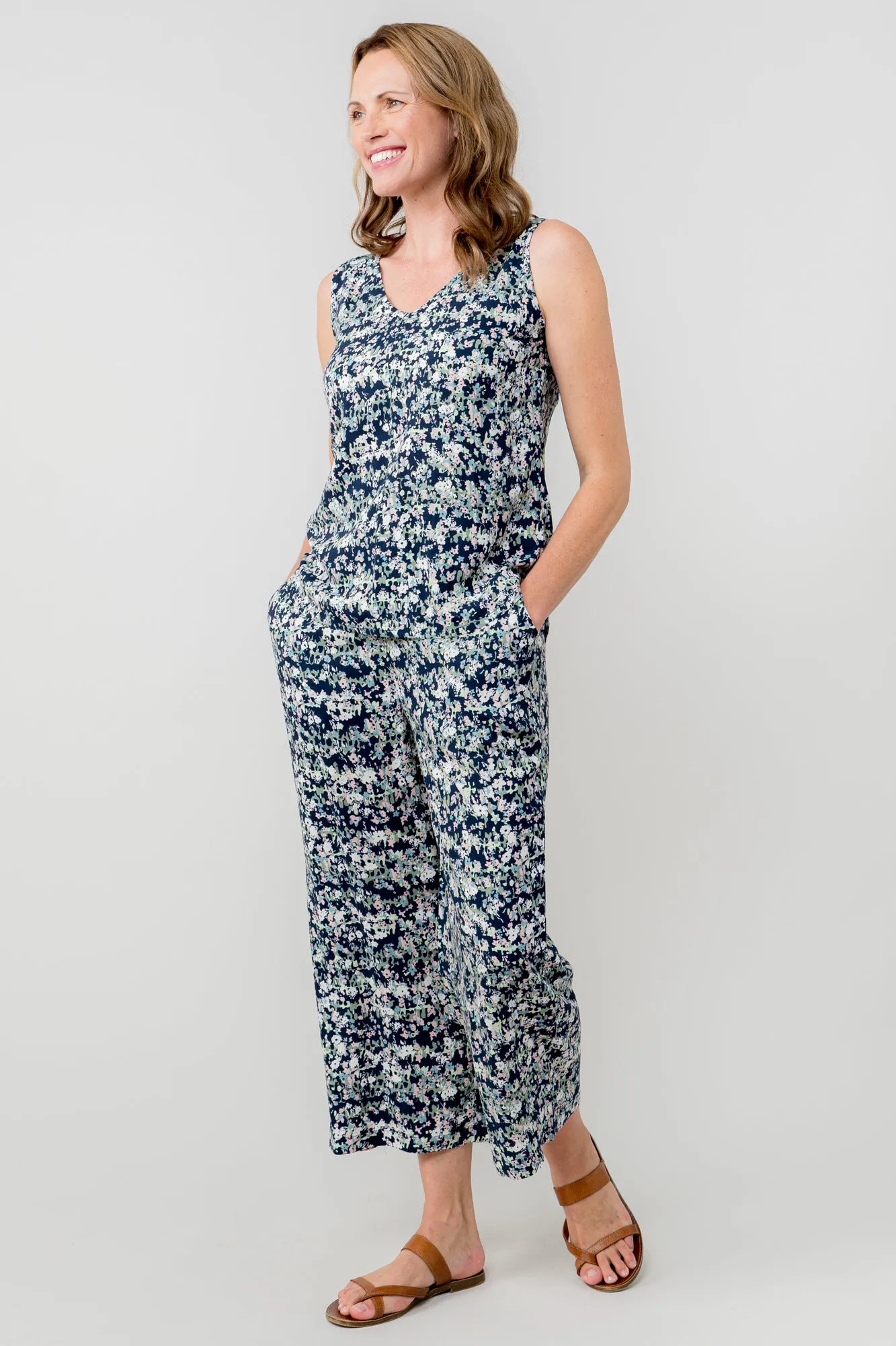 Greta Ditsy Print Cropped Trousers Navy Rose Trellis