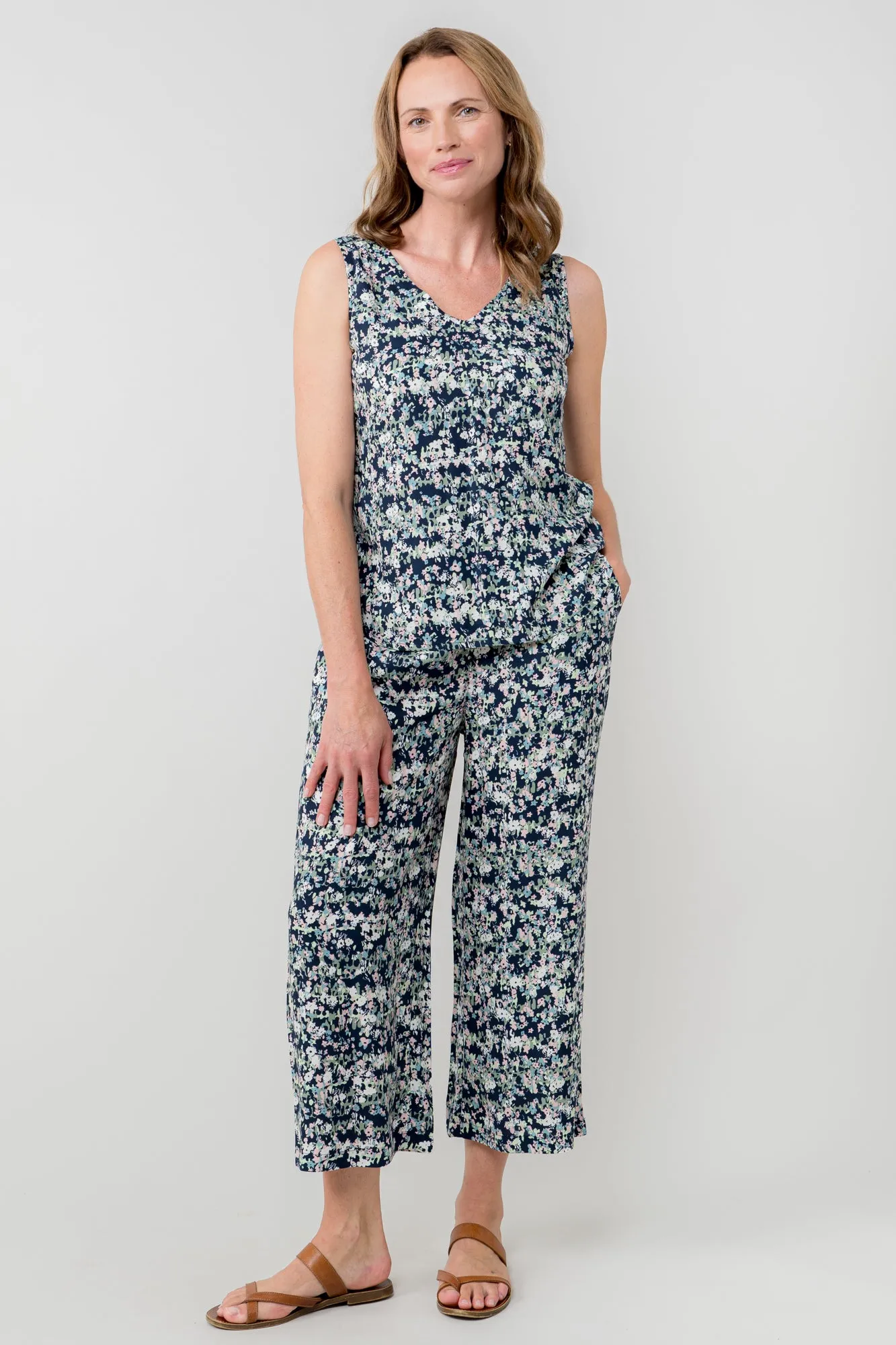 Greta Ditsy Print Cropped Trousers Navy Rose Trellis