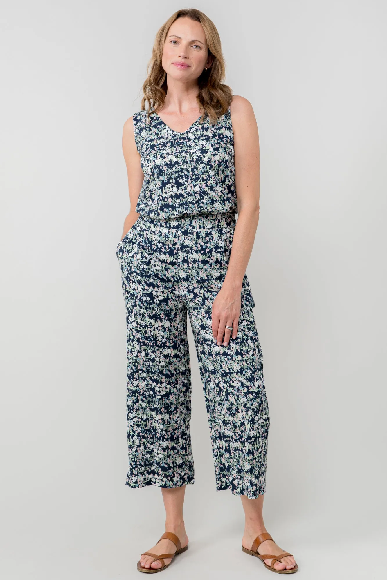 Greta Ditsy Print Cropped Trousers Navy Rose Trellis