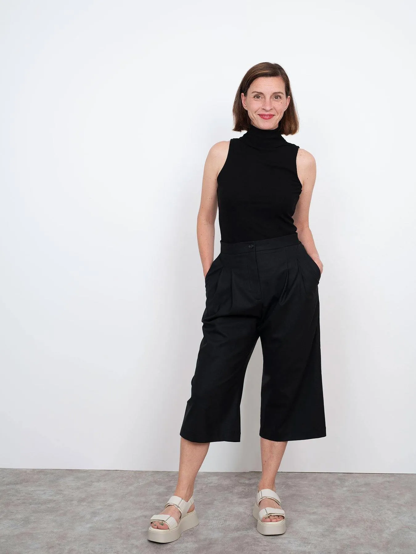 HIGH-WAISTED TROUSERS • Pattern