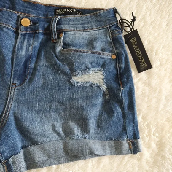 ✨️HP✨️ Blank NYC🗽The Fulton Mid Rise Denim Shorts - NWT