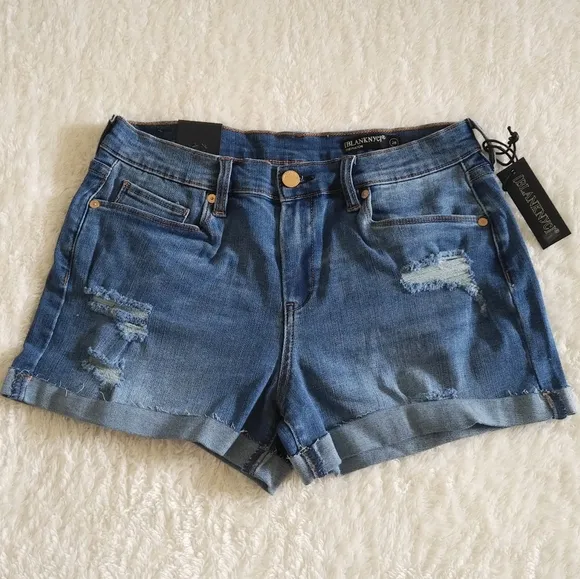 ✨️HP✨️ Blank NYC🗽The Fulton Mid Rise Denim Shorts - NWT