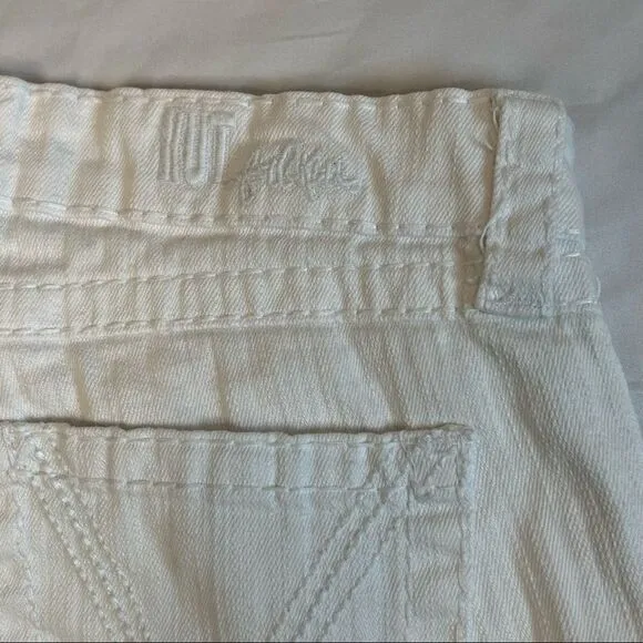 Kut from the Kloth Mid Rise Textured White Denim Shorts 6