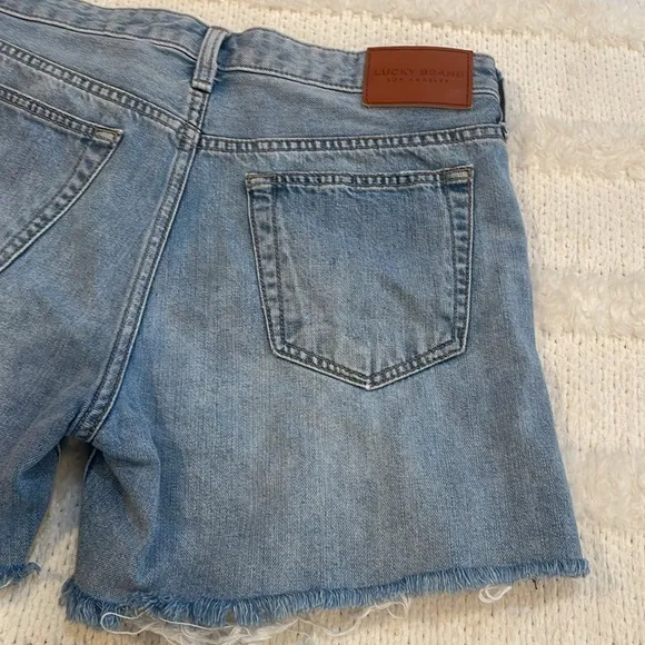 Lucky brand the boyfriend, short denim, Jean shorts distressed women’s size 6 28