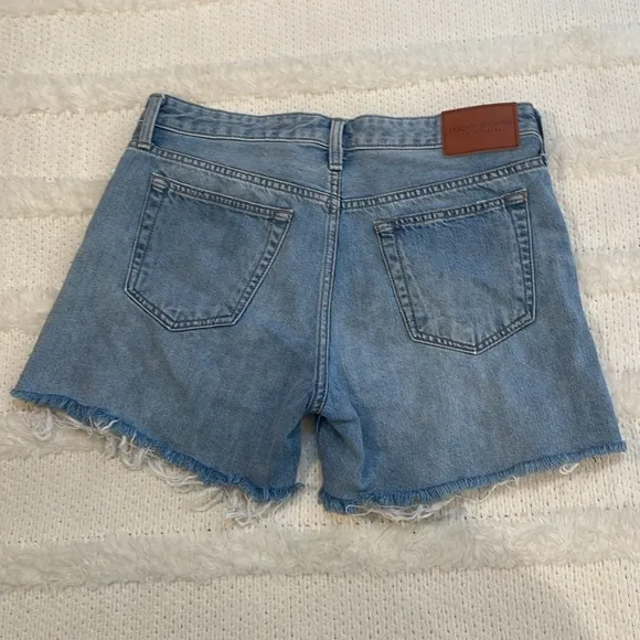 Lucky brand the boyfriend, short denim, Jean shorts distressed women’s size 6 28