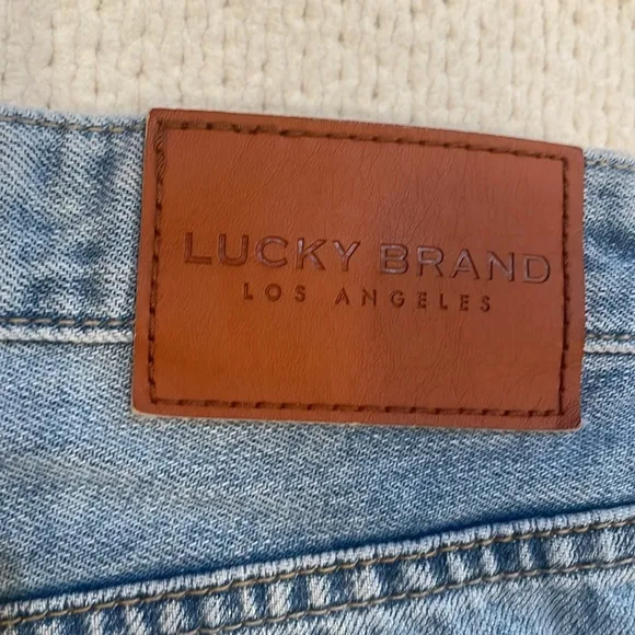 Lucky brand the boyfriend, short denim, Jean shorts distressed women’s size 6 28