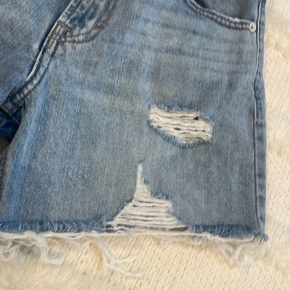 Lucky brand the boyfriend, short denim, Jean shorts distressed women’s size 6 28
