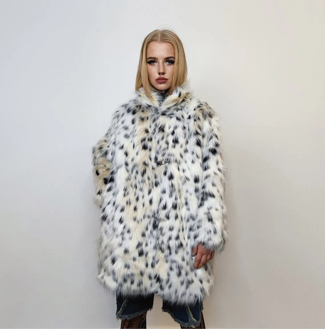 Mid length faux fur jacket fluffy spot print bomber festival leopard varsity aviator fleece coat high fashion cheetah duffle coat off white