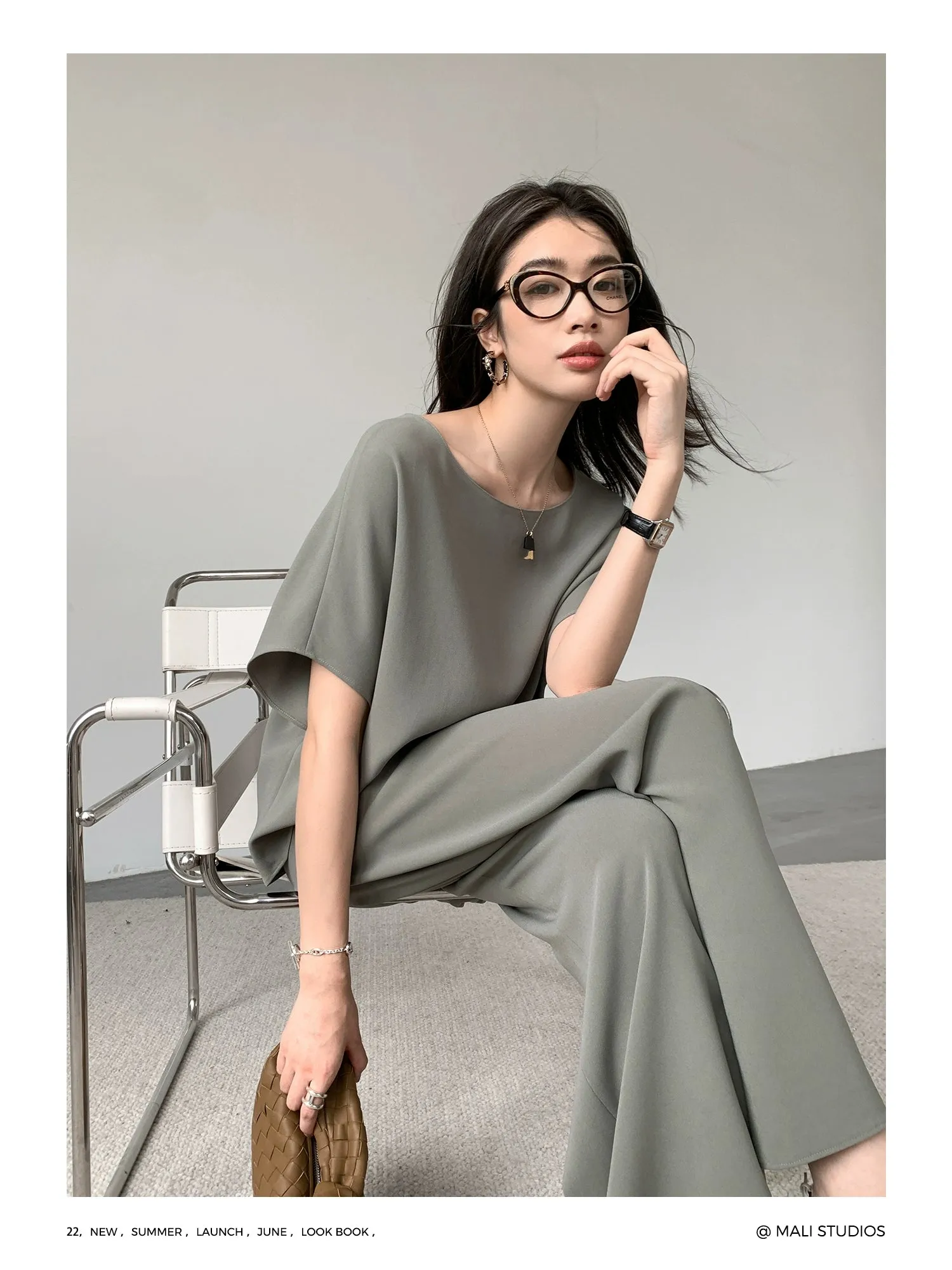 Minimalist Drapey Ensemble