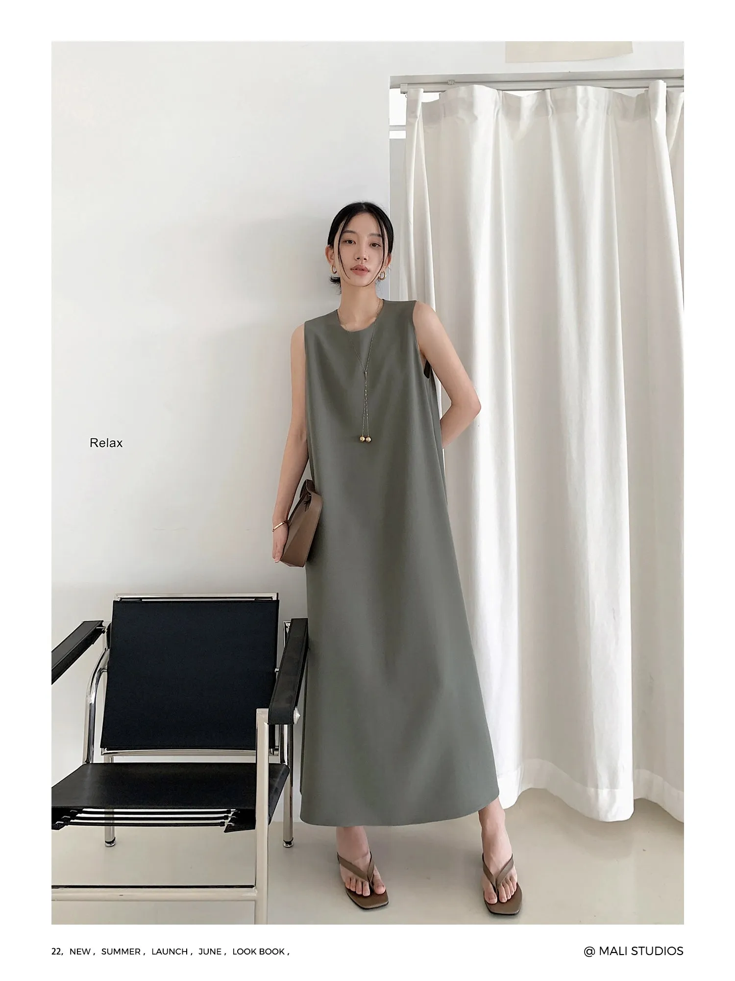 Minimalist Drapey Ensemble