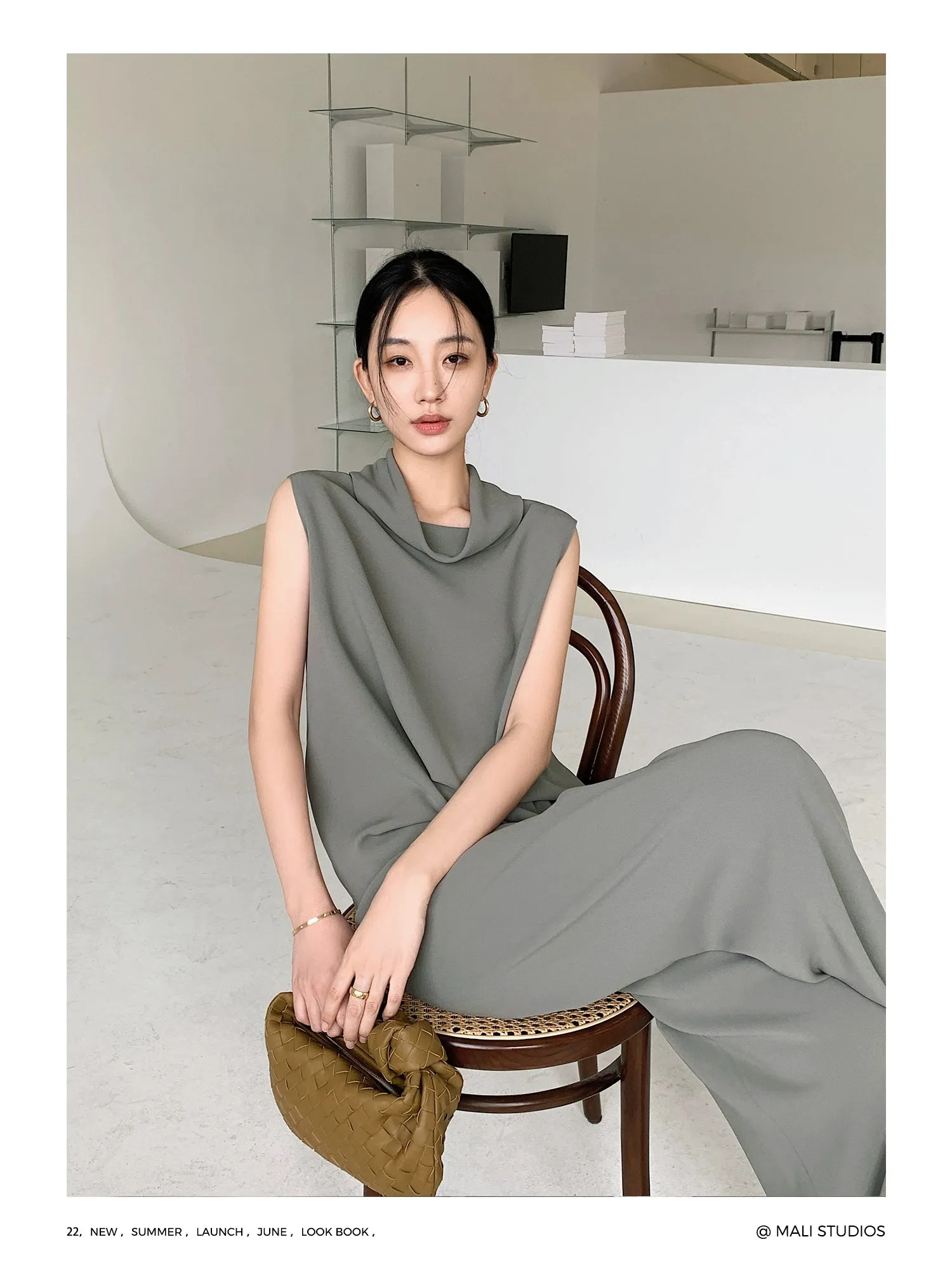 Minimalist Drapey Ensemble