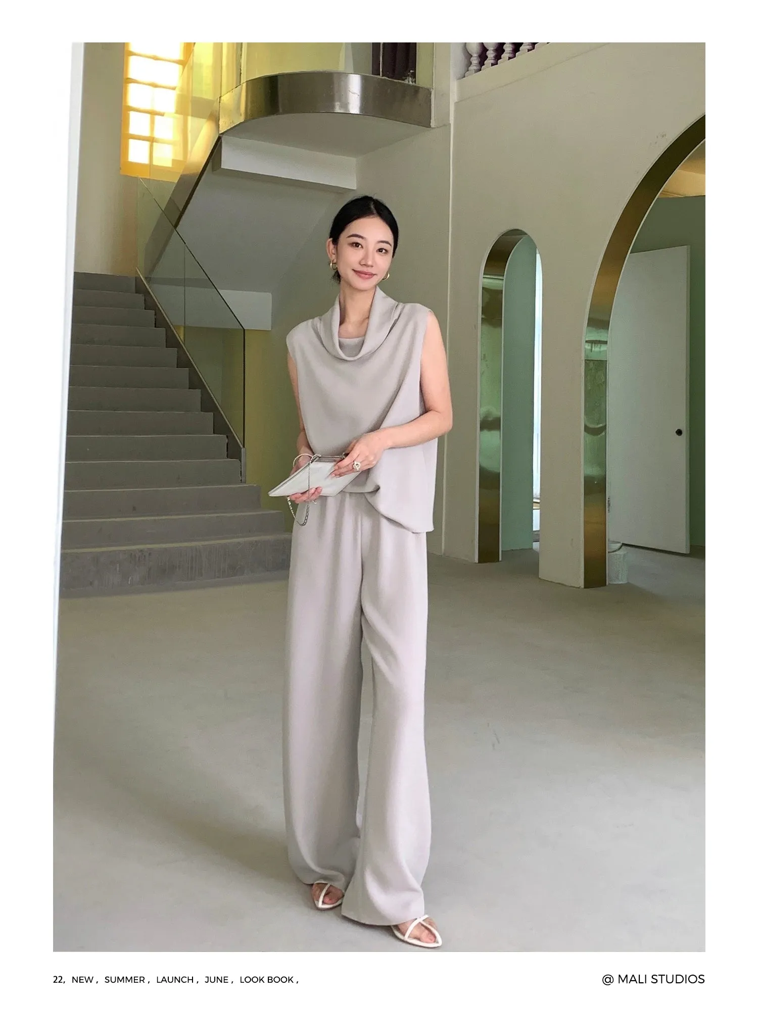 Minimalist Drapey Ensemble